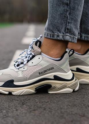 Жіночі кросівки triple s beige/black  в наявності