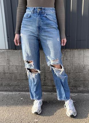 Джинсы zara с рваностями
