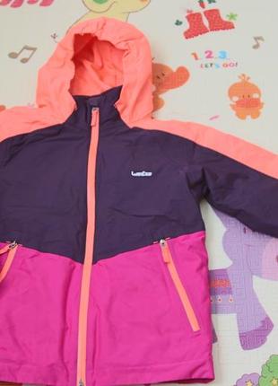 Стильная спортивная куртка (ветровка) decathlon для девочки 8 лет