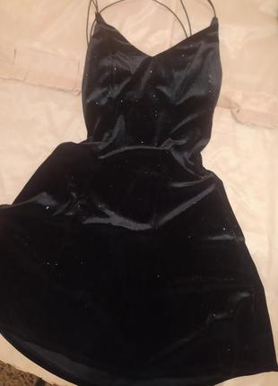 Блестящее велюровое чёрное платье3 фото