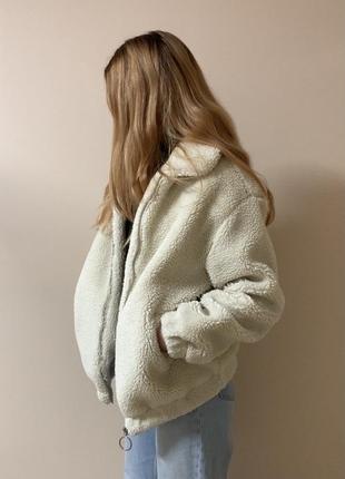 Шубка-тедді bershka