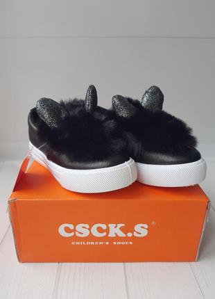 Слипоны с мехом и ушками2 фото