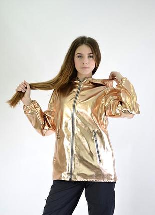 Ветровка для девочек из эко-кожи на флисе 134 см золото