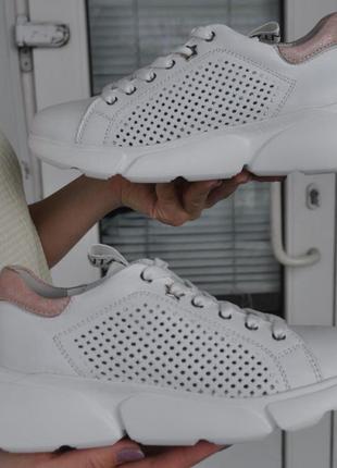 Летние белые кроссовки maxus из натуральной кожи. полноразмерные.  размеры 36, 37, 38, 39.2 фото