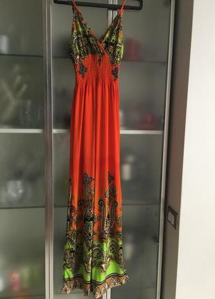 Яскраве довга сукня, сарафан
