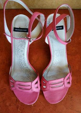 Босоножки открытые розовые vagabond