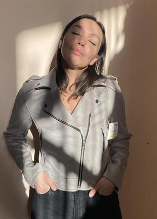 Сіра замшева косуха