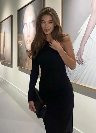 Вишукане вечірнє плаття в підлогу, чорне