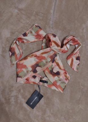 Актуальный трендовый кроп топ абстракция plt топик prettylittlething на завязках