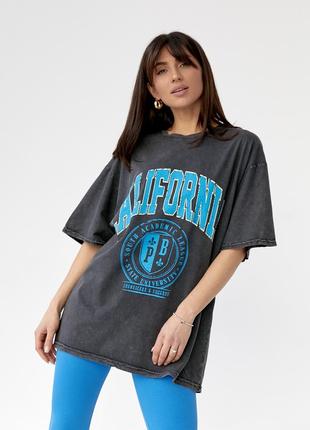 Подовжена сіра  жіноча футболка тай-дай оверсайз з написом california