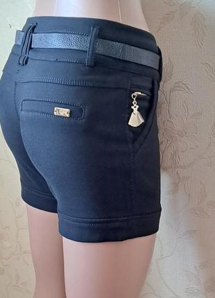 Стильні класичні утеплені, на флісі жіночі шорти, з ременем, з кишенями5 фото