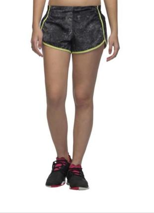 Оригінальні жіночі шорти reebok training aop woven short