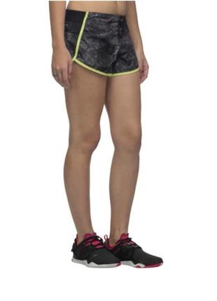 Оригінальні жіночі шорти reebok training aop woven short4 фото