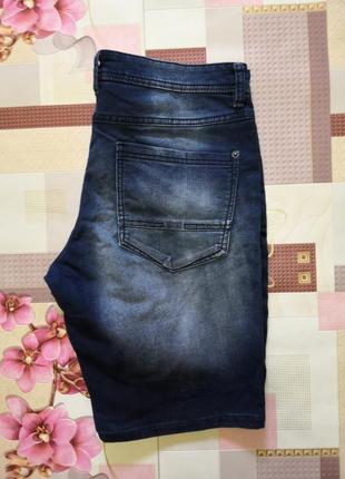 Шорти, розмір 34.