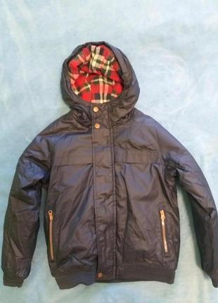 Хорошая куртка 140 р.