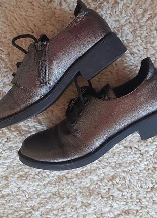 Закрытые туфли броги лоферы на шнурках