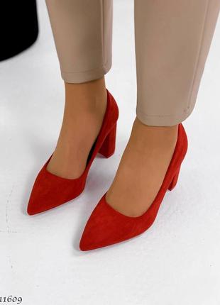 Яскраві червоні жіночі замшеві туфлі, угорщина8 фото