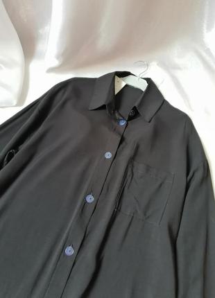 Хлопковая рубашка оверсайз с разрезами по бокам в наличии цвет чорний угольный , насыщенный зелёный,9 фото