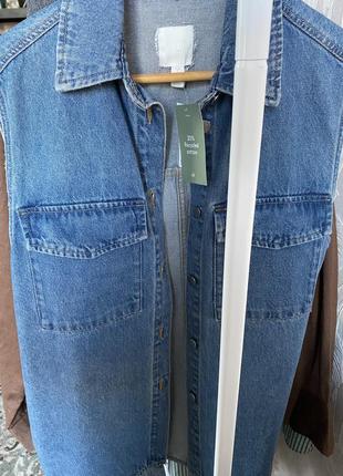 Джинсовая жилетка / безрукавка оверсайз
