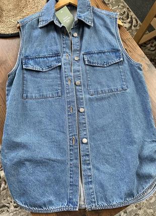 Джинсовая жилетка / безрукавка оверсайз