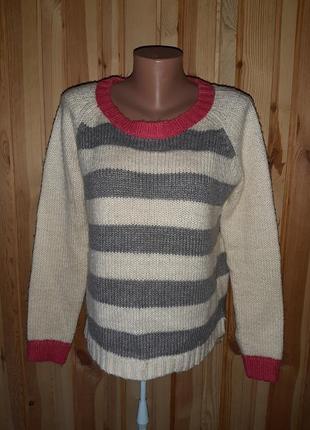 Красивий біло-сіро-рожевий светр