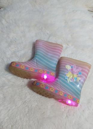 Резиновые сапоги с сияющей подошвой свинка пеппа