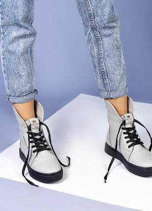 Сірі жіночі шкіряні демісезонні черевики на шнурку6 фото
