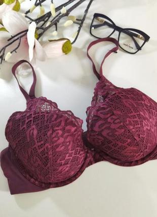 Брендовый мягкий кружевной бюстгальтер на тонком поролоне размера 75b