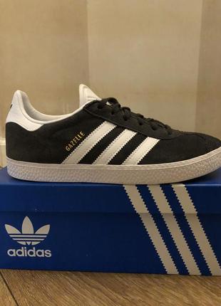 Фирменные кроссовки adidas3 фото