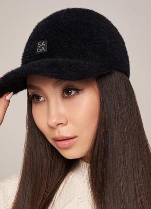 Черная женская теплая кепка бейсболка