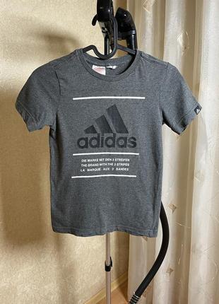 Футболка adidas на 5-6-7 лет