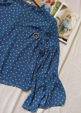 Синяя блузка в горошек с рукавами клёш2 фото