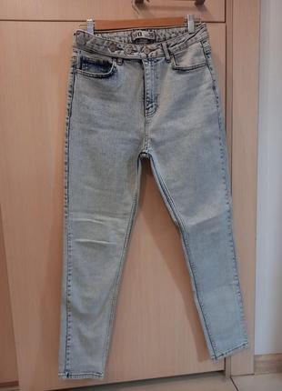 Джинсы