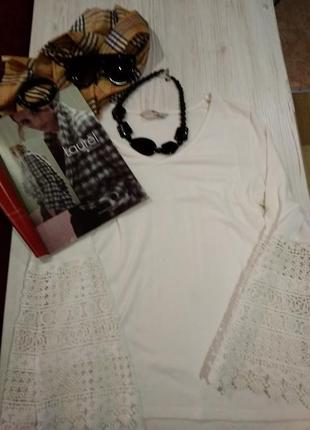 Стильная белая блузка трикотаж ,с красивый рукав кружево шитье,без дефектов,2 фото