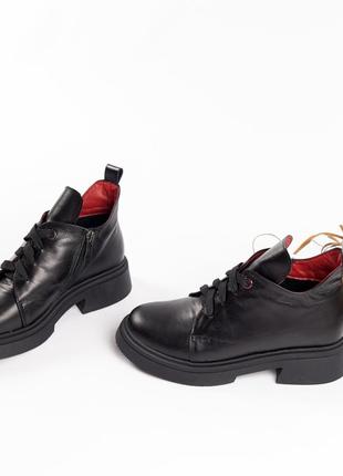 Женские черные кожаные полуботинки на шнурках3 фото