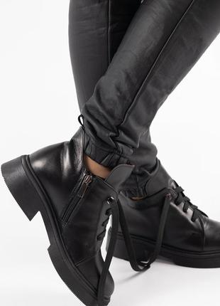 Женские черные кожаные полуботинки на шнурках7 фото