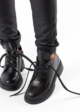 Женские черные кожаные полуботинки на шнурках8 фото