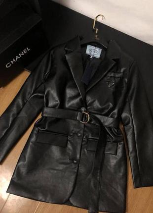 Пиджак жакет с поясом черная кожа в стиле prada3 фото