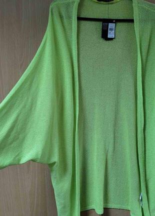 Тонкий кардиган.