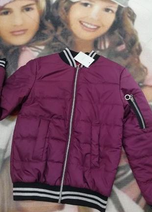 Куртка-бомбер демисезонная бордовая без капюшона на девочку 9-10 лет, на рост 134-140 см4 фото