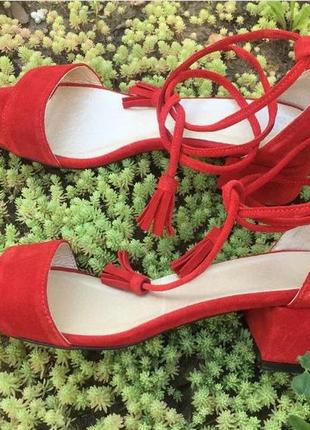 Босоножки из натуральной замши( кожи) производитель  украина! каблук 4см