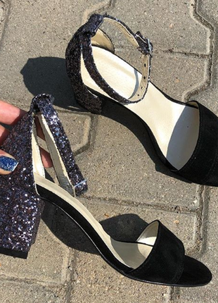 Босоніжки шкіряні на підборі 6 см