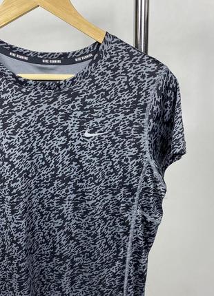 Nike женская спортивная футболка2 фото