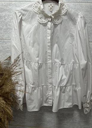 Роскошная белая блуза с кружным воротничком