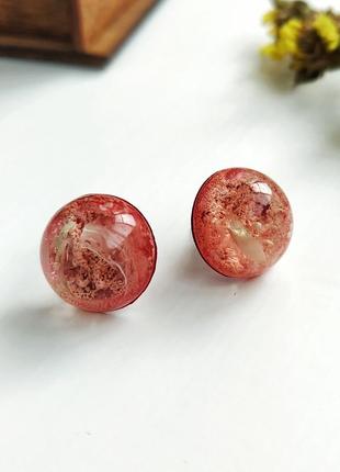 Рожево-коралові сережки з перламутровими візерунками з епоксидної смоли4 фото