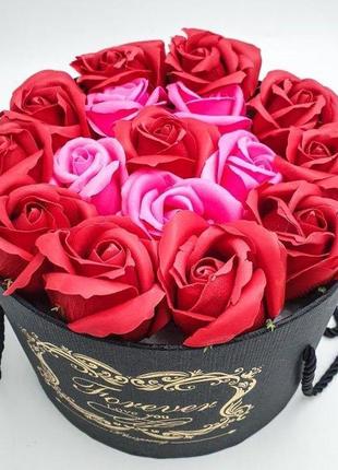 Подарунковий набір мильних троянд forever i love you. подарунковий набір букет із мила в капелюшній коробці червоний. безкоштовна доставка