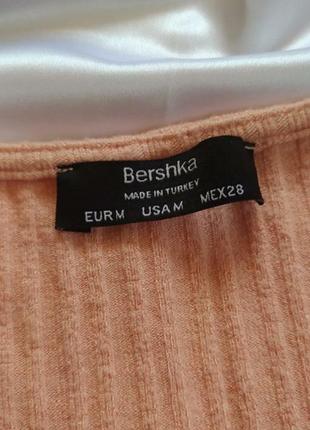 Розовая футболка в цветы bershka6 фото