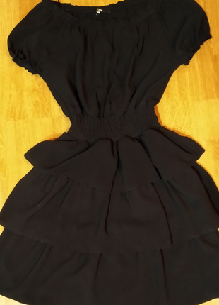 Чёрное воздушное платье для дюймовочки
