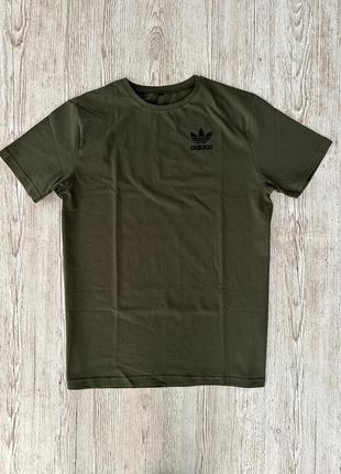Футболка хаки adidas👕