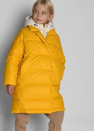 Практичный модный брендовый зимний желтый пуховик для девочек6 фото